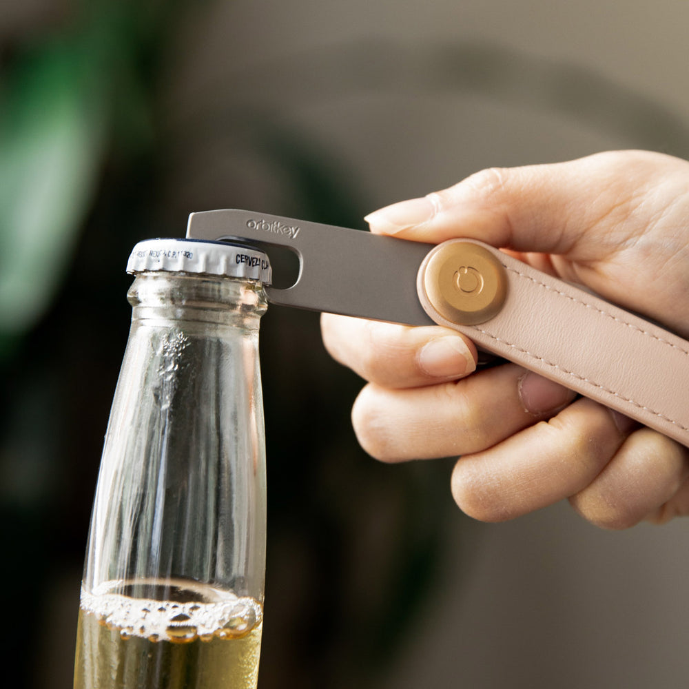 https://www.orbitkey.com/cdn/shop/files/accessories-bottle-opener-5_1000x1000.jpg?v=1696381751